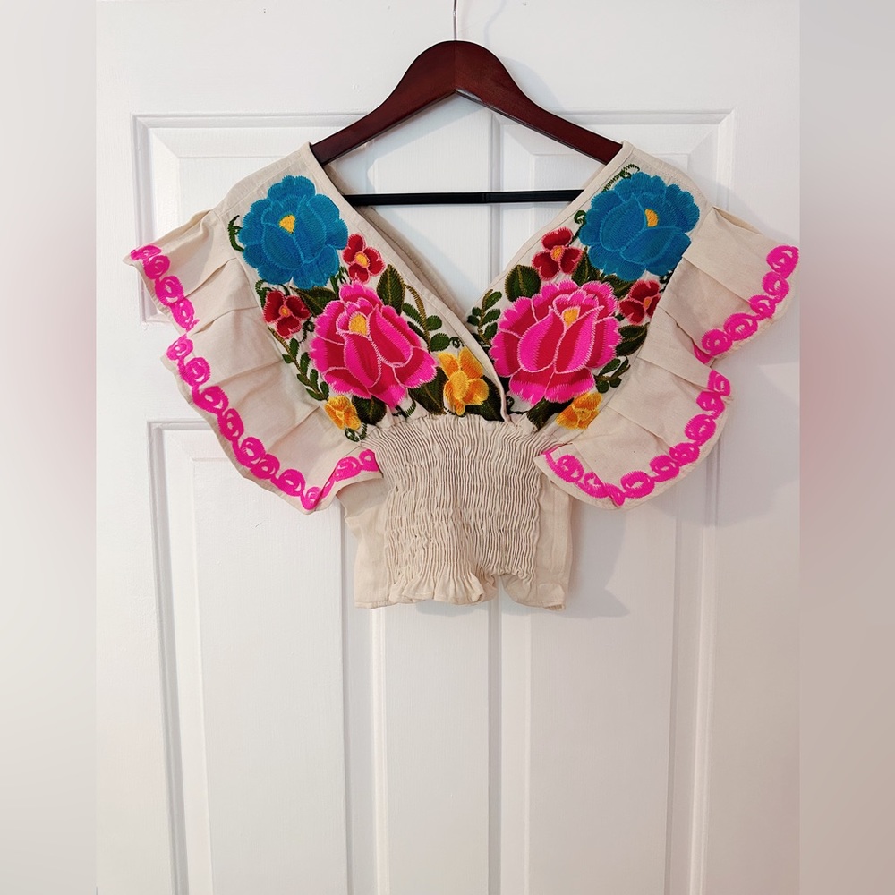 Size Small Mexican Floral Embroidered Blouse
